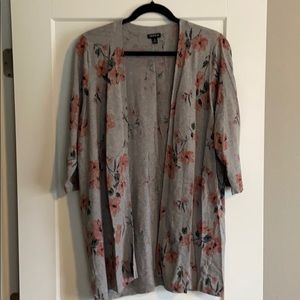 Torrid flower 3/4 sleeve sweater